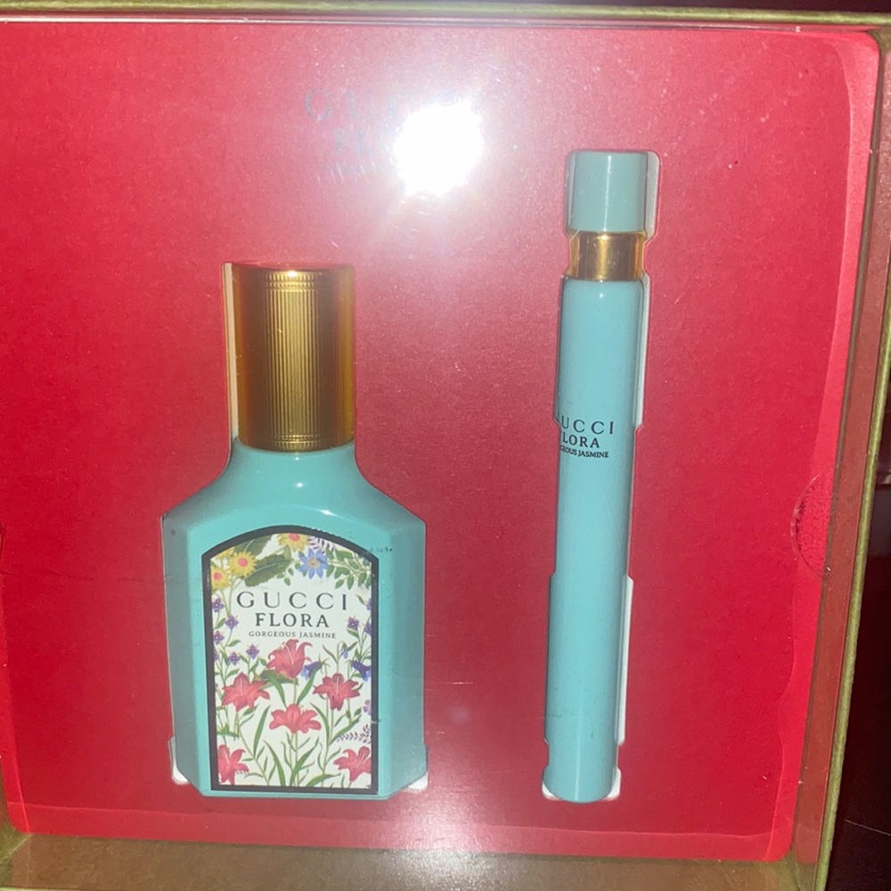 Gucci flora gorgeous jasmine 💚💙